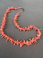 collier de corail rose, Handtassen en Accessoires, Kettingen, Ophalen of Verzenden, Zo goed als nieuw, Roze, Steen of Mineraal