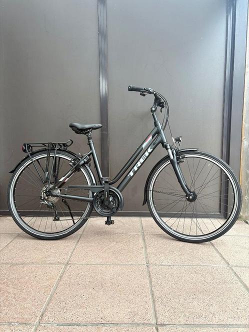 Meisjesfiets / Damesfiets Trek T200 Midstep <NIEUW>, Fietsen en Brommers, Fietsen | Meisjes, Nieuw, 26 inch of meer, Handrem, Versnellingen