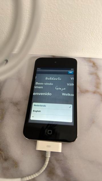 Ipod Touch V4 + kabel beschikbaar voor biedingen