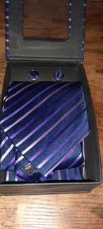 Superbe box cravate et bouton de manchette et mouchoir, Enlèvement ou Envoi
