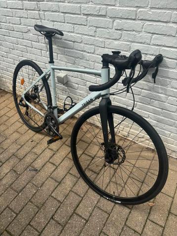 Koersfiets beschikbaar voor biedingen
