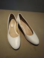 witte damessschoen met hak mt 41, Ophalen, Schoenen met lage hakken, Zo goed als nieuw, Wit