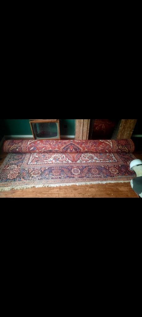 Te koop paar tapijten , lusters  ,tafel wegens verhuis, Huis en Inrichting, Slaapkamer | Complete slaapkamers, Gebruikt, Ophalen