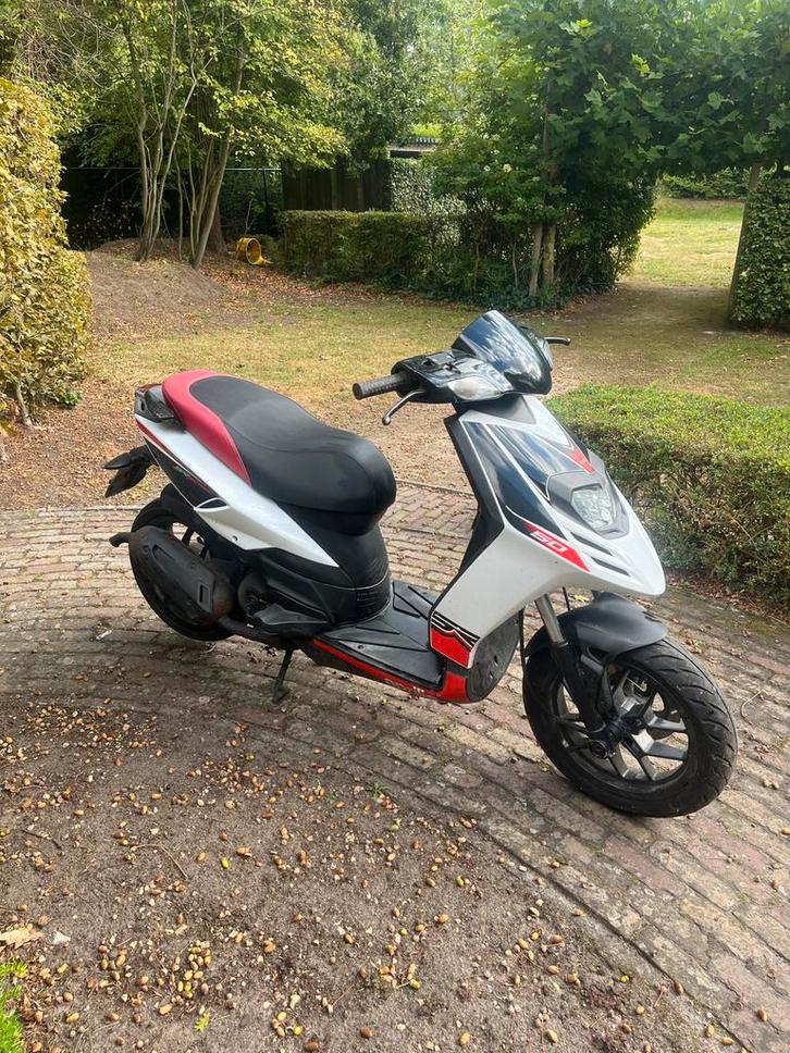 Aprilia SR50 Motard, Fietsen en Brommers, Scooters | Aprilia, Gebruikt, SR 50, Klasse B (45 km/u), Tweetakt, Ophalen
