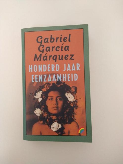 Honder jaar eenzaamheid - Gabriel García Márquez, Boeken, Literatuur, Zo goed als nieuw, Ophalen of Verzenden