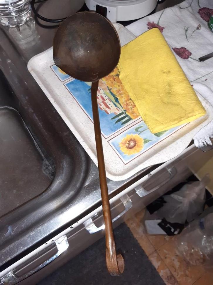 Très ancienne louche en cuivre, Antiek en Kunst, Antiek | Bestek, Ophalen of Verzenden