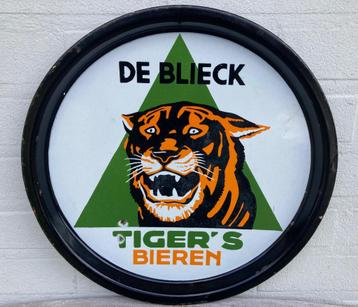 Emaille plateau beschikbaar voor biedingen