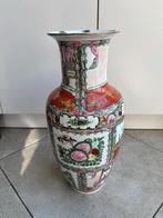 Decoratieve chinese vaas  --  Famille Rose stijl, Ophalen
