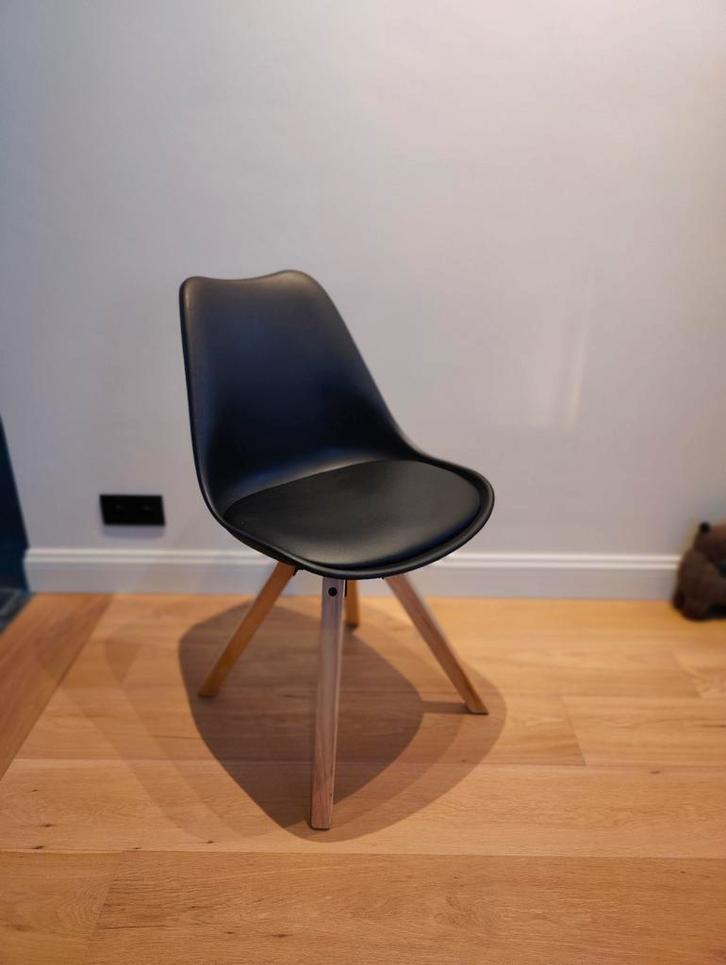 8 Eetkamerstoelen in perfecte staat, Huis en Inrichting, Stoelen, Zo goed als nieuw, Vijf, Zes of meer stoelen, Hout, Kunststof