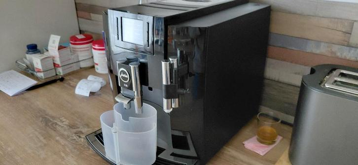 JURA E80  expresso machine, Electroménager, Accessoires de machine à café, Comme neuf, Enlèvement ou Envoi