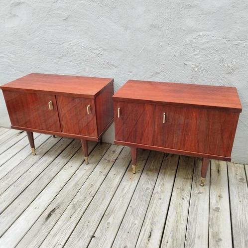 Vintage retro nachtkast lowboard ladekast commode, Huis en Inrichting, Slaapkamer | Nachtkastjes, Zo goed als nieuw, Ophalen