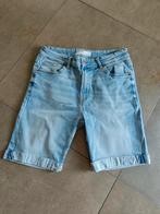 2 korte jeansbroeken Bershka maat 42, Ophalen of Verzenden, Zo goed als nieuw, Blauw, Bershka