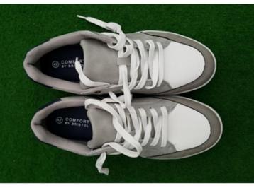 Sneakers voor heren beschikbaar voor biedingen