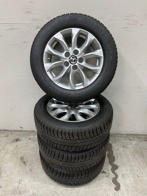 Winterset Mazda CX-3 Kumho Solus 215/60 R16, Auto-onderdelen, Banden en Velgen, Banden en Velgen, Winterbanden, 16 inch, 215 mm