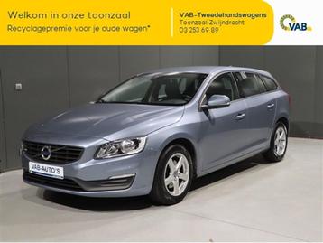 Volvo V60   T2 kinetic GEARTRONIC, 122 pk, Blauw, Electronic Stability Program (ESP), 5 deurs