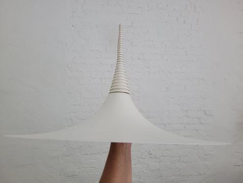 Witte hanglamp, heksenhoed van Vrieland, Maison & Meubles, Lampes | Suspensions, Utilisé, Moins de 50 cm, Synthétique, Métal, Enlèvement