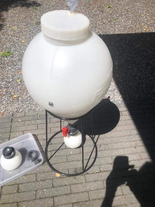 Conisch gistingsvat FastFerment 7.9 Gallon, Hobby en Vrije tijd, Overige Hobby en Vrije tijd, Gebruikt, Ophalen