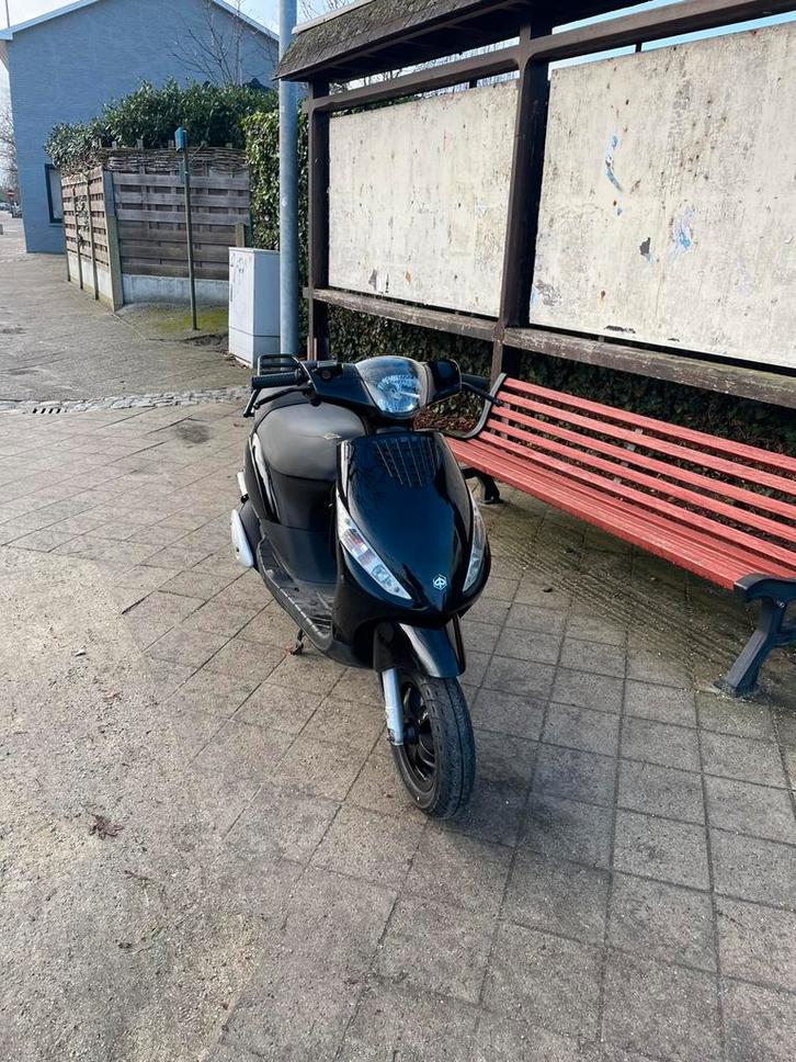 Piaggo zip 2t s2000, Vélos & Vélomoteurs, Vélomoteurs & Scooters bridés, Comme neuf, Enlèvement