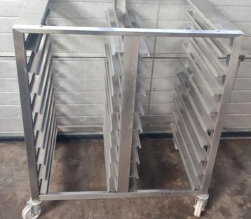 onderstel steamer, oven op wielen, platen rek , tafel beschikbaar voor biedingen