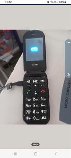 1 GSM-telefoon met grote toetsen + oplader werkt +foto's, Ophalen, Gebruikt, Inklapmodel