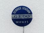 SP2327 Speldje Service station GEDO Weurt, Verzamelen, Speldjes, Pins en Buttons, Gebruikt, Ophalen of Verzenden