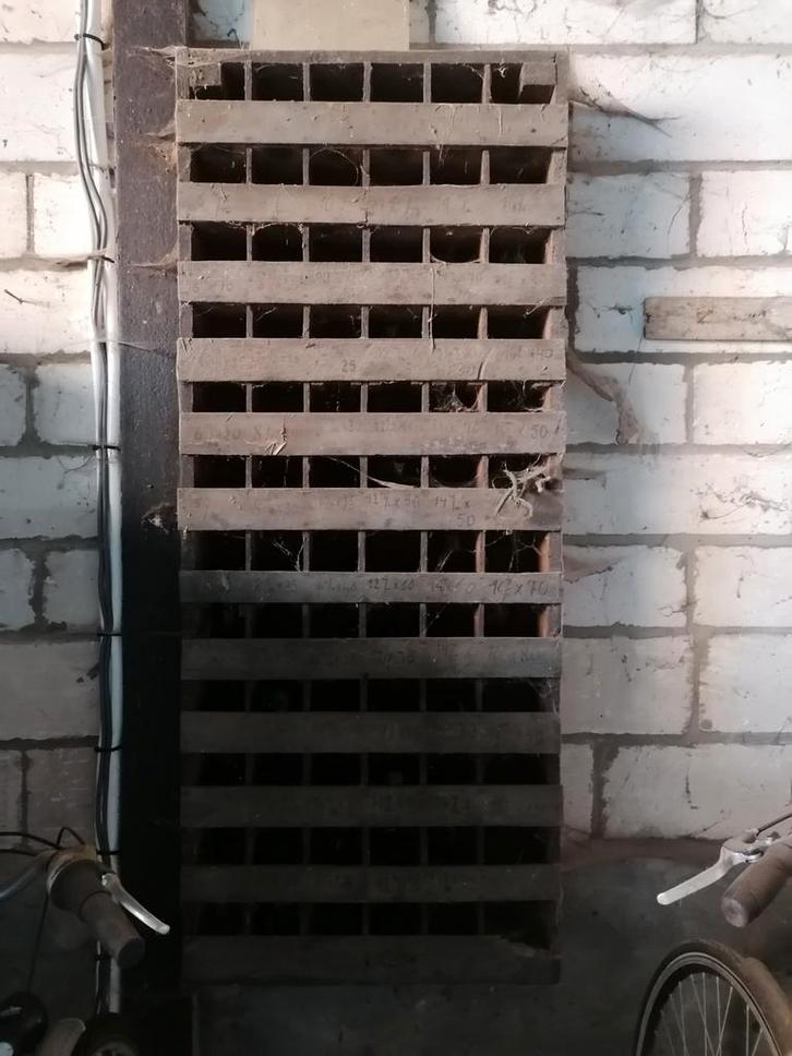 Oude houten duivenkast / broedvakkenrek, Dieren en Toebehoren, Vogels | Duiven