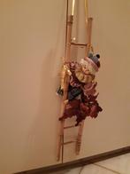 Déco : échelle en bambou garnie d’une poupée en porcelaine, Divers, Comme neuf