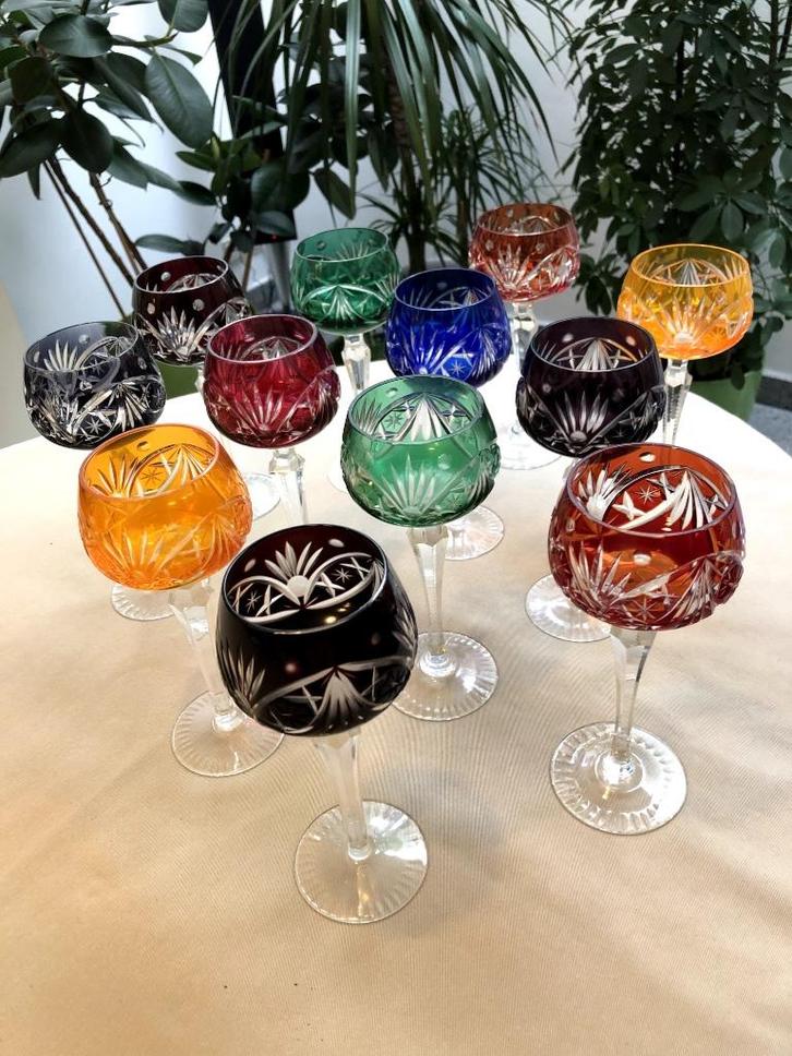 Set gekleurde kristallen glazen, Antiek en Kunst, Antiek | Glaswerk en Kristal, Ophalen