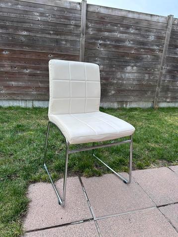 6 stoelen in gebroken wit leder