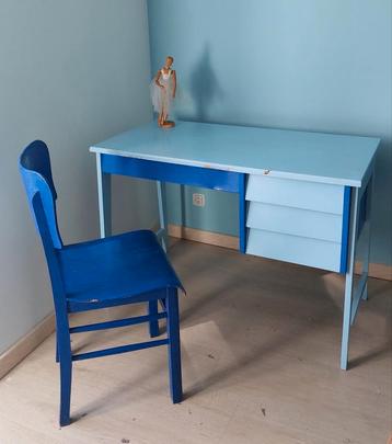 Petit bureau vintage bleu et sa chaise 