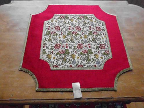 Tapijtje in goudbrokaat, Antiek en Kunst, Antiek | Tapijten, Tafelkleden en Textiel, Ophalen
