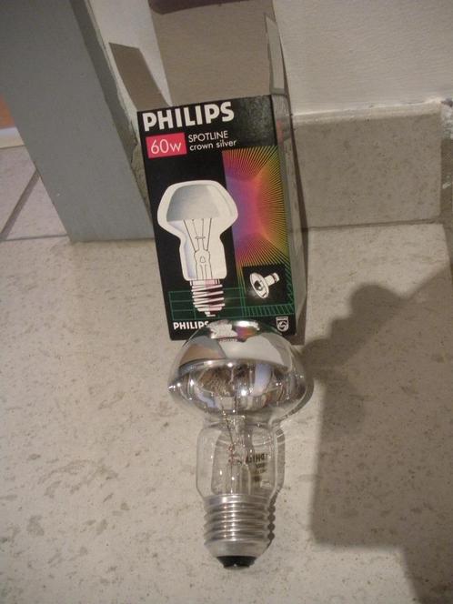 Ampoule Philips 220v 60w crown silver E27 NEUF, Huis en Inrichting, Lampen | Losse lampen, Nieuw, Gloeilamp, 60 watt of meer, E27 (groot)