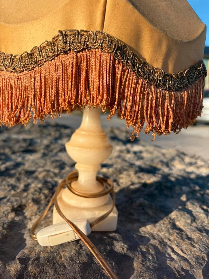 2x identieke lamp-lampenkap - vintage/retro - voet in albast, Huis en Inrichting, Lampen | Lampenkappen, Zo goed als nieuw, Ophalen