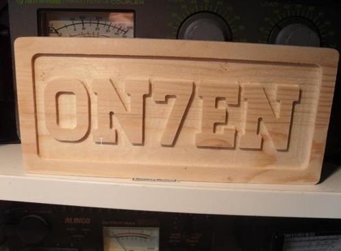 uw naam ,call, logo of tekst uitgefreesd in hout., Hobby en Vrije tijd, Knutselen, Nieuw, Ophalen of Verzenden