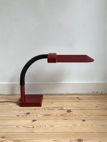 Vintage bordeaux Sylvania bureaulamp disponible aux enchères