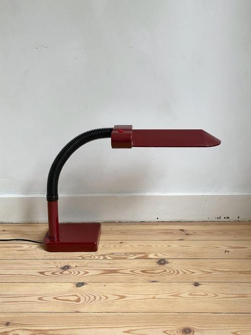 Vintage bordeaux Sylvania bureaulamp, Maison & Meubles, Lampes | Lampes de table, Utilisé, Moins de 50 cm, Synthétique, Enlèvement