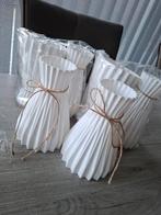 Lot de 6 vases décoratifs blancs  plastique hauteur 17cm, Enlèvement ou Envoi
