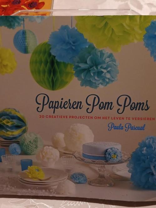 Bloemen van papier maken  (Kerstmis, Nieuwjaar, Pasen,......, Hobby en Vrije tijd, Knutselen, Overige typen, Ophalen of Verzenden