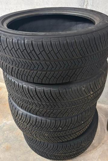 235/45 r20 100w banden beschikbaar voor biedingen