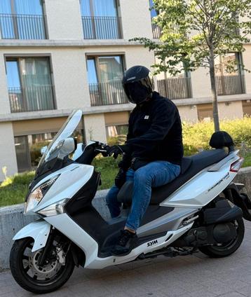 Sym Joymax 125cc van 2014 met +- 14.500km (zeer mooie staat) beschikbaar voor biedingen