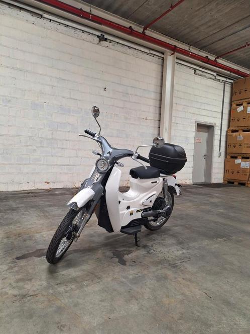 Cubertino Electrische scooter, Fietsen en Brommers, Brommers | Overige merken, Zo goed als nieuw, Ophalen