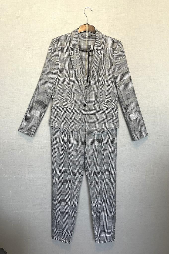 Zwart-wit geruit dames broekpak van Vero Moda (M), Kleding | Dames, Jasjes, Kostuums en Pakken, Zo goed als nieuw, Kostuum of Pak