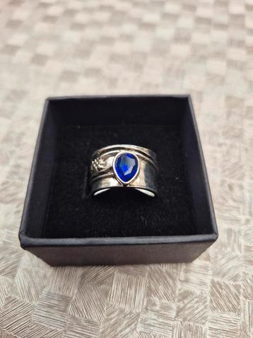 Vintage massieve zilveren ring met blauwe druppel steen  beschikbaar voor biedingen