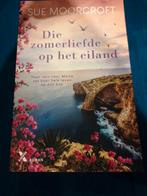 Sue Moorcroft - Die zomerliefde op het eiland, Boeken, Chicklit, Ophalen of Verzenden, Gelezen, Sue Moorcroft