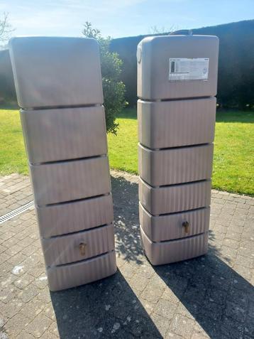 2 nieuwe regentonnen (afzonderlijk of tezamen tekoop) beschikbaar voor biedingen