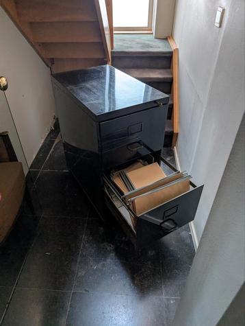 Prachtige archiefkast  beschikbaar voor biedingen
