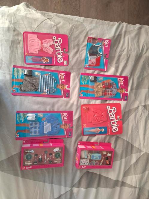 Lot van 8 st Vintage zeldzaam barbie en ken kleren., Verzamelen, Speelgoed, Zo goed als nieuw, Ophalen of Verzenden