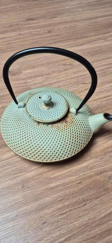 gietijzer theepot beschikbaar voor biedingen