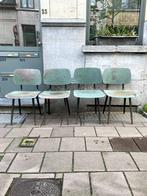 Vintage Friso Kramer Revolt stoelen, Huis en Inrichting, Metaal, Vier, Gebruikt, Ophalen