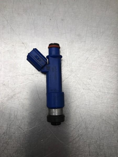 INJECTOR BRANDSTOF Toyota Yaris III (P13) (01-2010/09-2020), Auto-onderdelen, Brandstofsystemen, Toyota, Gebruikt